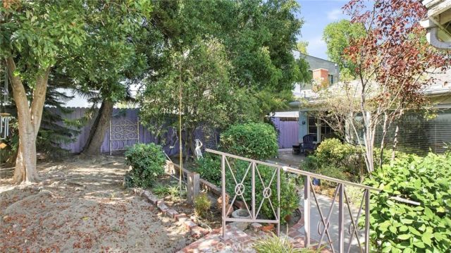 5055 Willowcrest, North Hollywood, CA 91601