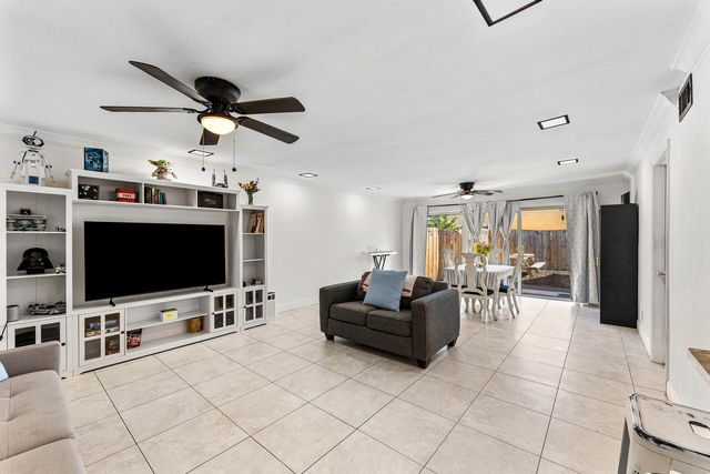 250 NW 43rd Place, Pompano Beach, FL 33064