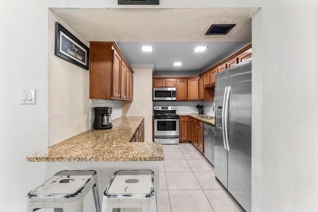 250 NW 43rd Place, Pompano Beach, FL 33064