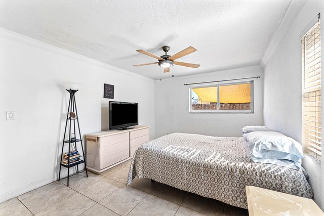 250 NW 43rd Place, Pompano Beach, FL 33064