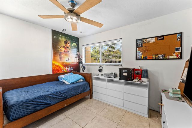 250 NW 43rd Place, Pompano Beach, FL 33064