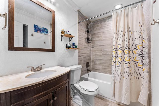 250 NW 43rd Place, Pompano Beach, FL 33064