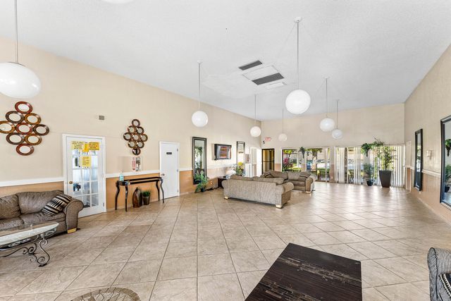 250 NW 43rd Place, Pompano Beach, FL 33064
