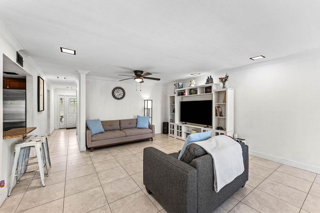250 NW 43rd Place, Pompano Beach, FL 33064