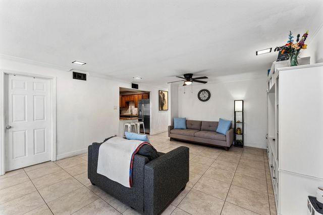 250 NW 43rd Place, Pompano Beach, FL 33064
