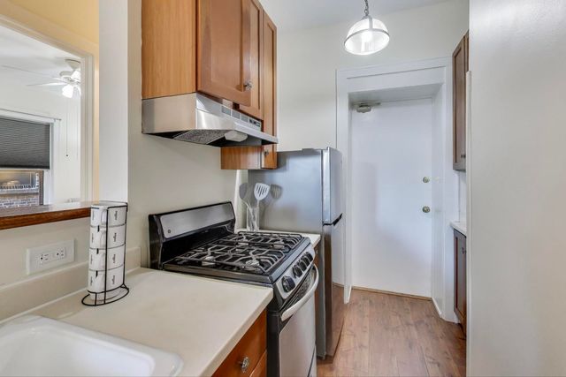 1633 E Hyde Park Boulevard 2D, Chicago, IL 60615