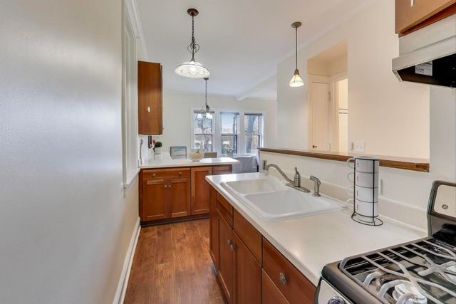 1633 E Hyde Park Boulevard 2D, Chicago, IL 60615