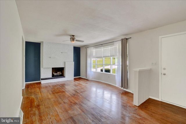 344 DONNA LN, York, PA 17403