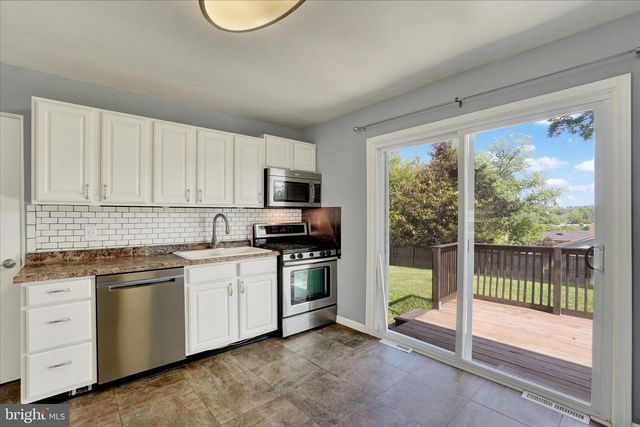 344 DONNA LN, York, PA 17403