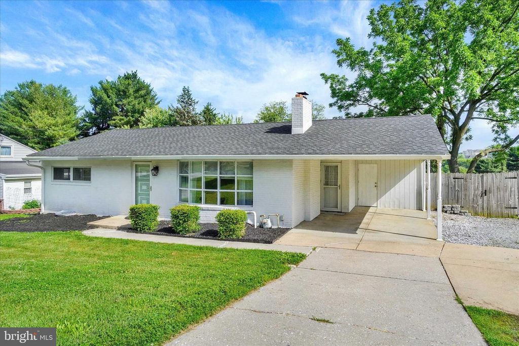 344 DONNA LN, York, PA 17403