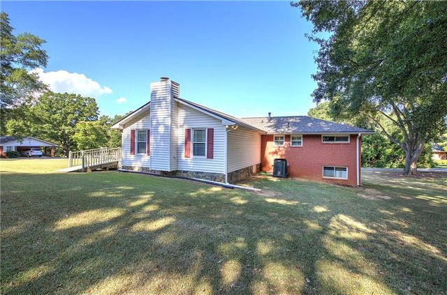 24 Beechwood Drive, Cartersville, GA 30120