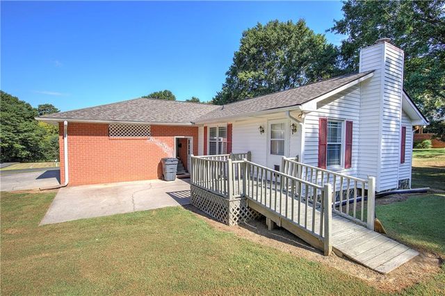 24 Beechwood Drive, Cartersville, GA 30120