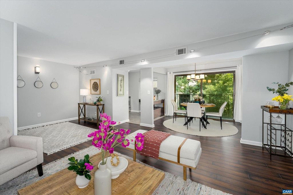 11 SPRING CT, Charlottesville, VA 22901