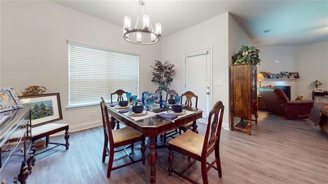 10 Castlemoor Loop, Adairsville, GA 30103