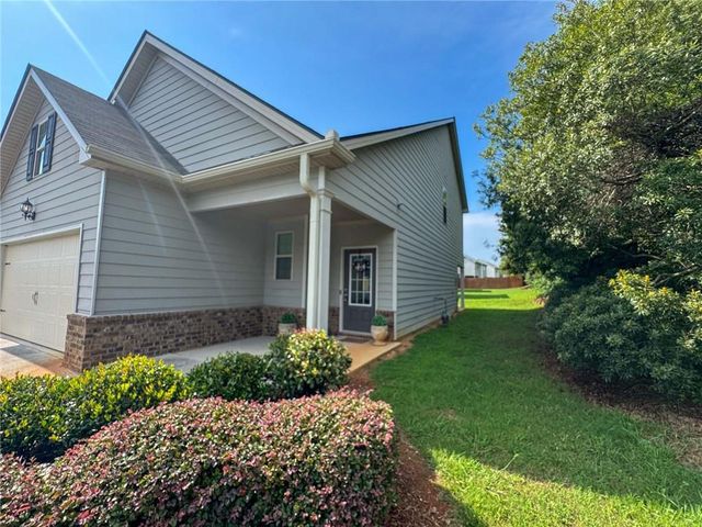 10 Castlemoor Loop, Adairsville, GA 30103
