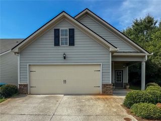 10 Castlemoor Loop, Adairsville, GA 30103