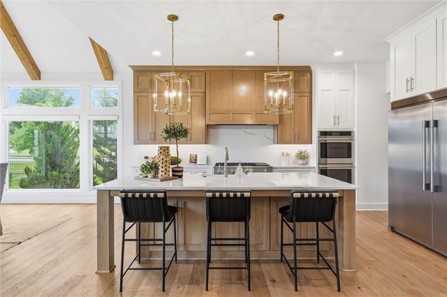 10711 West 173rd Terrace, Overland Park, KS 66221