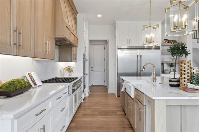 10711 West 173rd Terrace, Overland Park, KS 66221