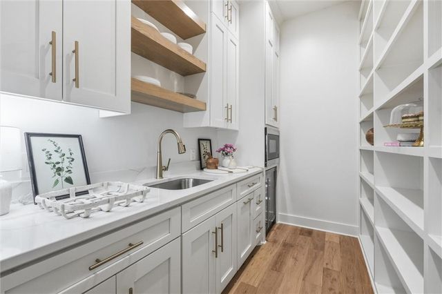 10711 West 173rd Terrace, Overland Park, KS 66221