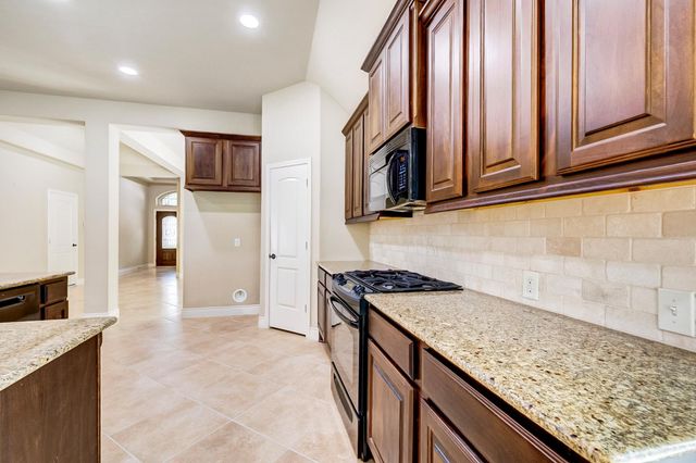 160 Knollbrook Circle, Montgomery, TX 77316