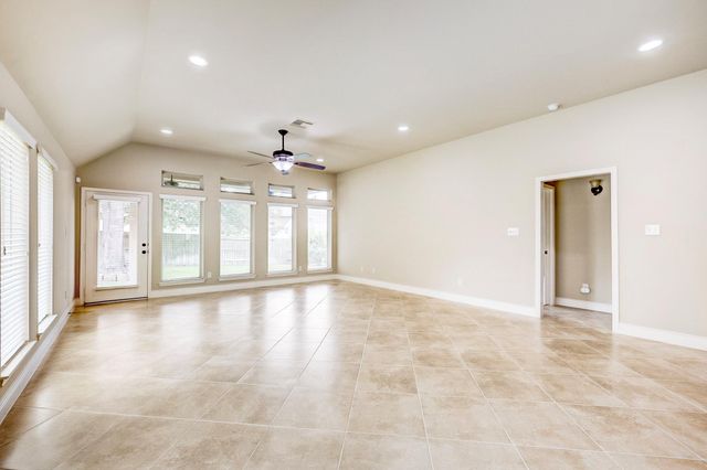 160 Knollbrook Circle, Montgomery, TX 77316