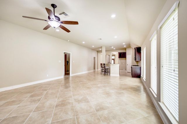 160 Knollbrook Circle, Montgomery, TX 77316