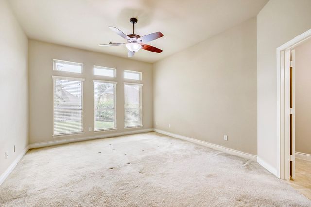 160 Knollbrook Circle, Montgomery, TX 77316