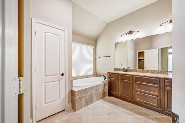 160 Knollbrook Circle, Montgomery, TX 77316