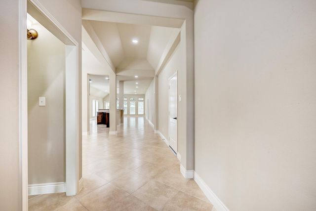 160 Knollbrook Circle, Montgomery, TX 77316