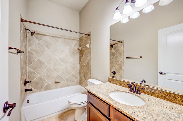 160 Knollbrook Circle, Montgomery, TX 77316
