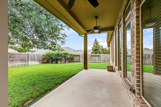 160 Knollbrook Circle, Montgomery, TX 77316