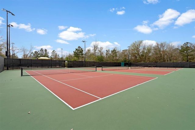 160 Knollbrook Circle, Montgomery, TX 77316