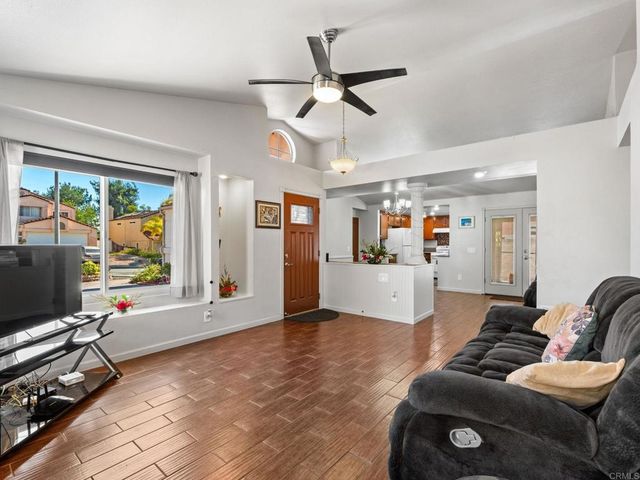 1484 Corte La Mantua, Escondido, CA 92026