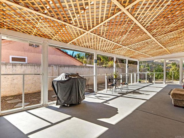 1484 Corte La Mantua, Escondido, CA 92026