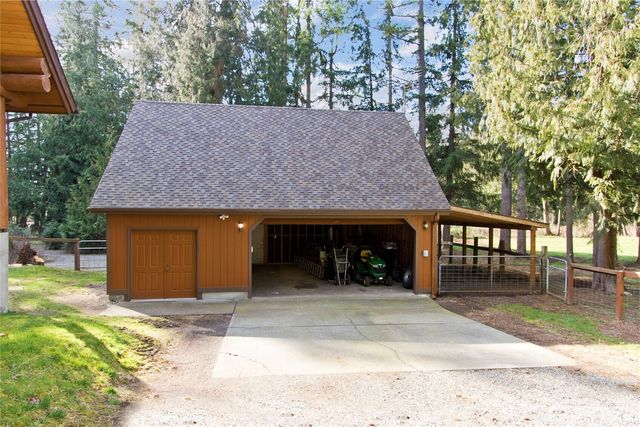 38235 247th Avenue SE, Enumclaw, WA 98022