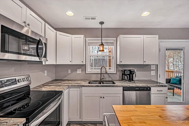 2111 Woodland RD, Roanoke, VA 24014