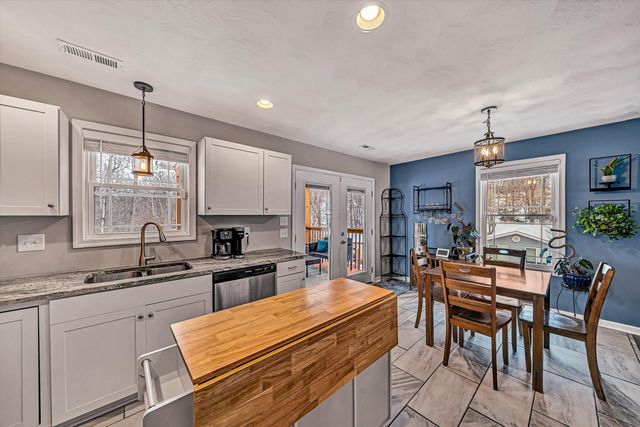 2111 Woodland RD, Roanoke, VA 24014