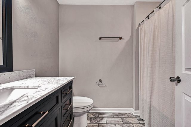 2111 Woodland RD, Roanoke, VA 24014