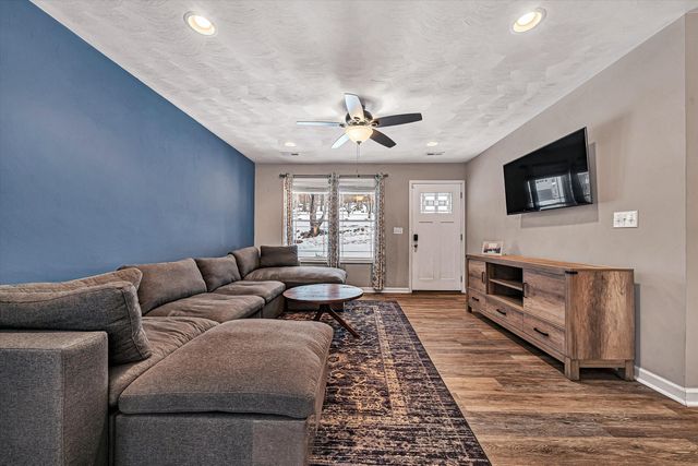 2111 Woodland RD, Roanoke, VA 24014