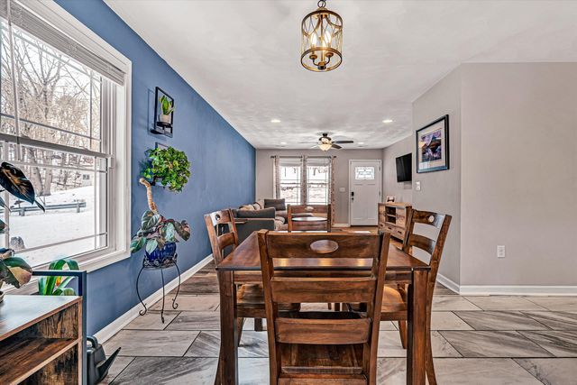 2111 Woodland RD, Roanoke, VA 24014