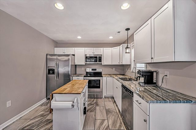 2111 Woodland RD, Roanoke, VA 24014