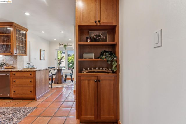 1078 Calaveras Way, Vallejo, CA 94590