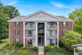7504 Triwoods Drive I, Shrewsbury, MO 63119