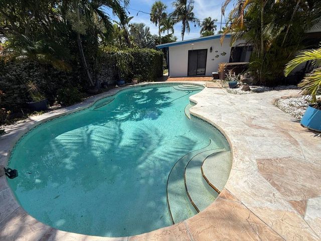 11 SUNSET Lane, Lauderdale-By-The-Sea, Lauderdale By The Sea, FL 33062