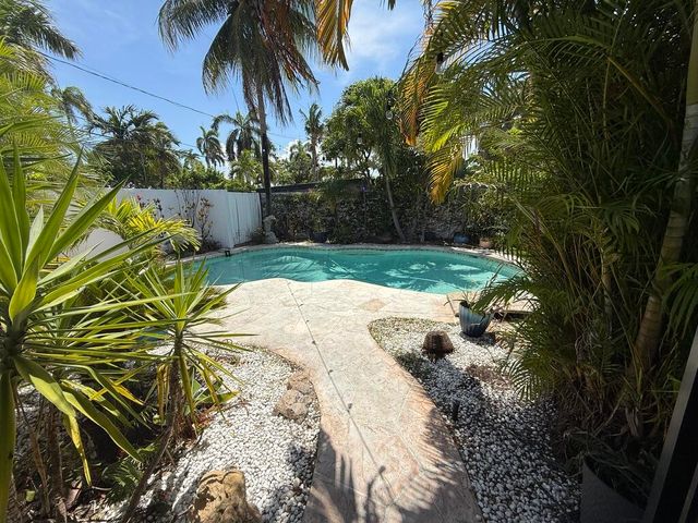 11 SUNSET Lane, Lauderdale-By-The-Sea, Lauderdale By The Sea, FL 33062