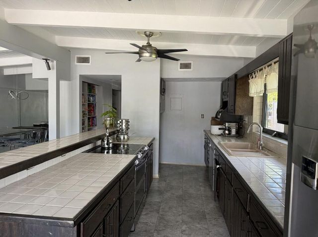 11 SUNSET Lane, Lauderdale-By-The-Sea, Lauderdale By The Sea, FL 33062