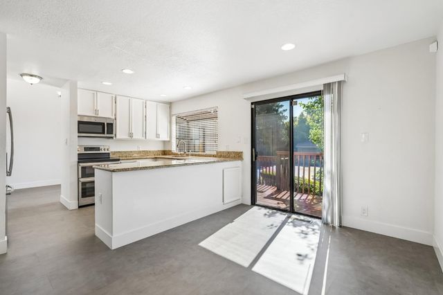 100 Crestridge, Folsom, CA 95630