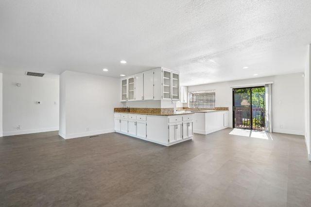 100 Crestridge, Folsom, CA 95630