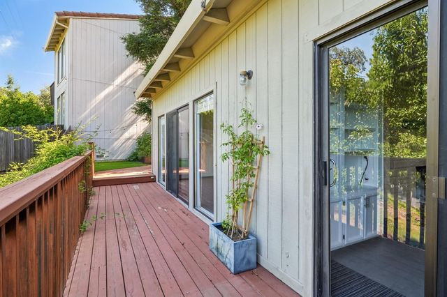 100 Crestridge, Folsom, CA 95630