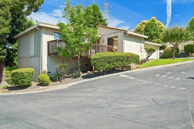 100 Crestridge, Folsom, CA 95630